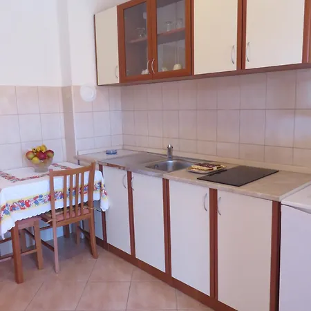 Cvita Biograd Na Moru