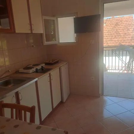 Cvita Apartman Biograd Na Moru